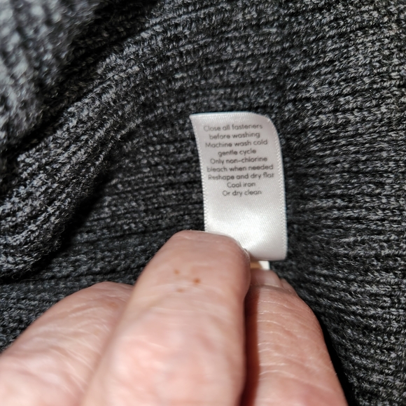 Athleta Sentinel Cardigan Sweater Size M Zip Extra Fine Merino Wool Blend Warm - Picture 10 of 11